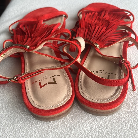 Like new Marc Fisher red suede flat sandals with fringe, gold trim, size 8.5. - Picture 4 of 10